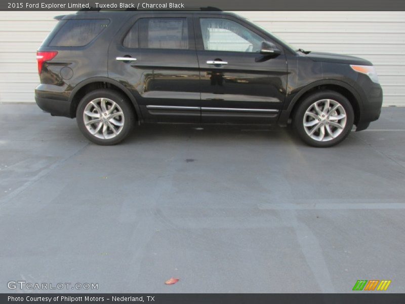 Tuxedo Black / Charcoal Black 2015 Ford Explorer Limited