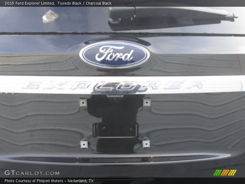 Tuxedo Black / Charcoal Black 2015 Ford Explorer Limited