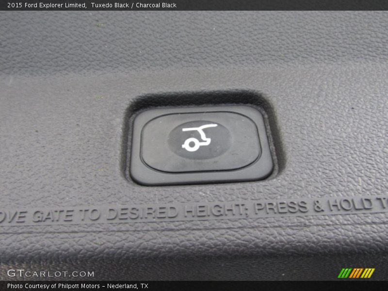 Tuxedo Black / Charcoal Black 2015 Ford Explorer Limited