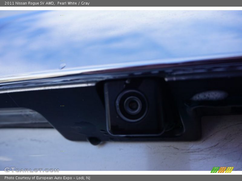 Pearl White / Gray 2011 Nissan Rogue SV AWD