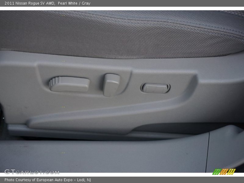 Pearl White / Gray 2011 Nissan Rogue SV AWD