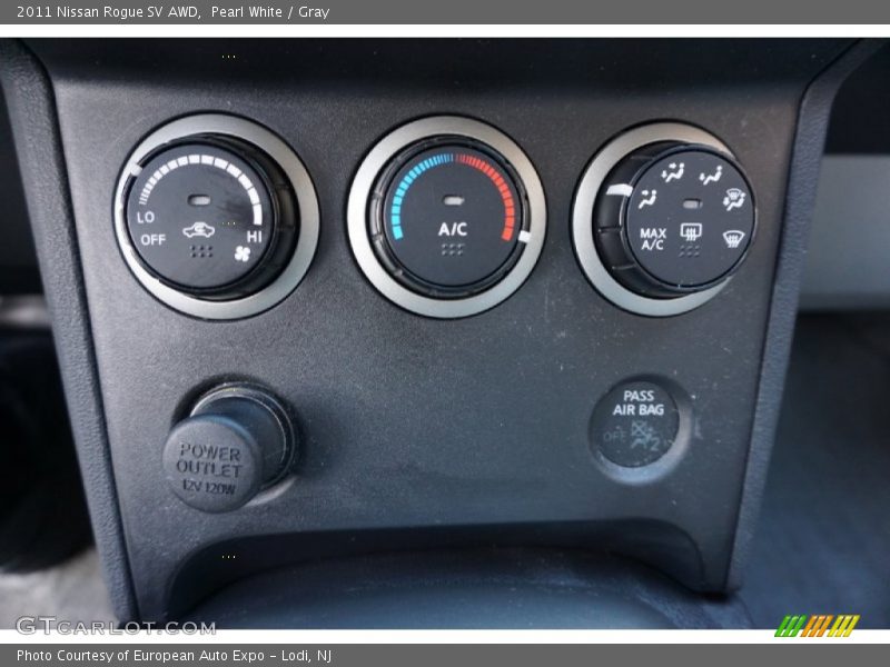 Pearl White / Gray 2011 Nissan Rogue SV AWD