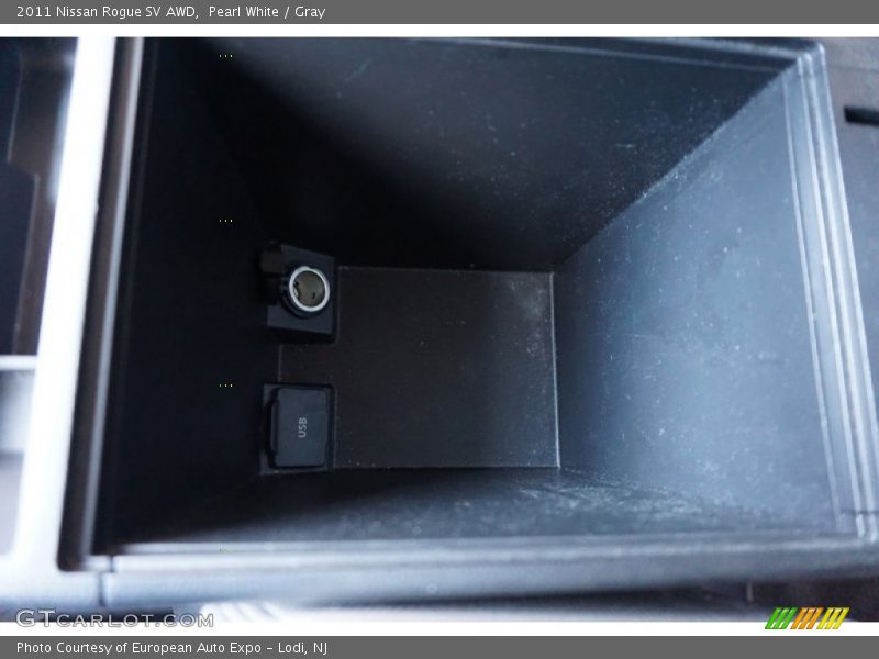 Pearl White / Gray 2011 Nissan Rogue SV AWD