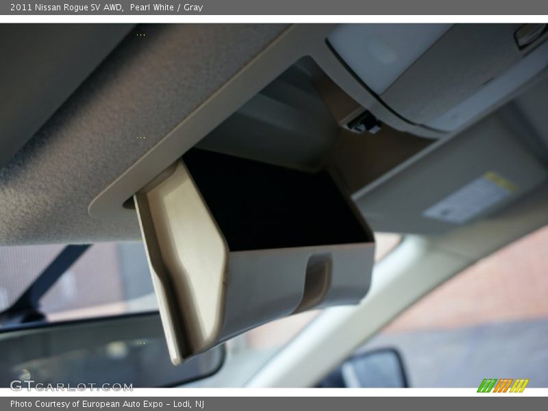 Pearl White / Gray 2011 Nissan Rogue SV AWD