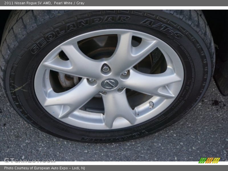 Pearl White / Gray 2011 Nissan Rogue SV AWD