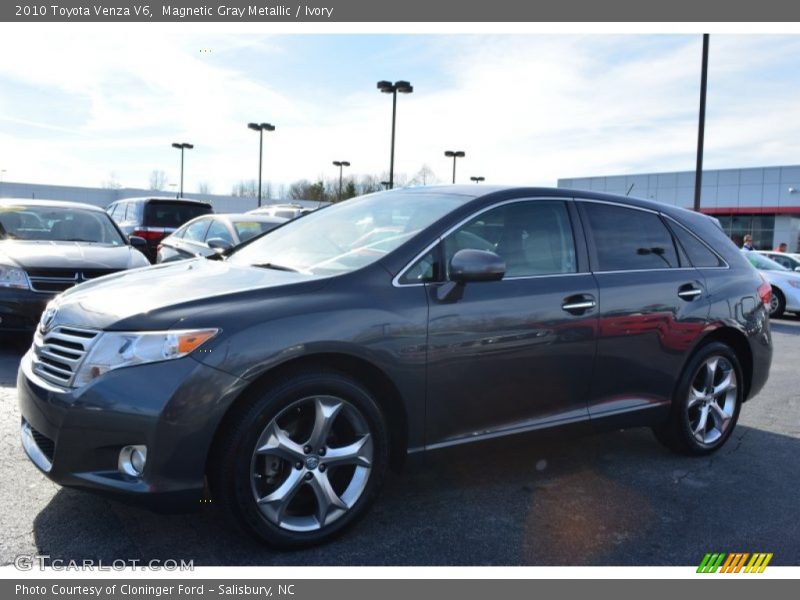 Magnetic Gray Metallic / Ivory 2010 Toyota Venza V6