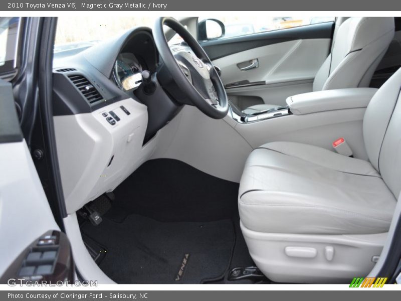 Magnetic Gray Metallic / Ivory 2010 Toyota Venza V6