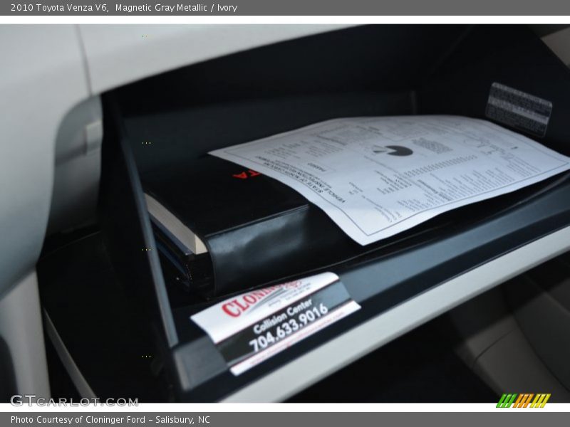 Magnetic Gray Metallic / Ivory 2010 Toyota Venza V6