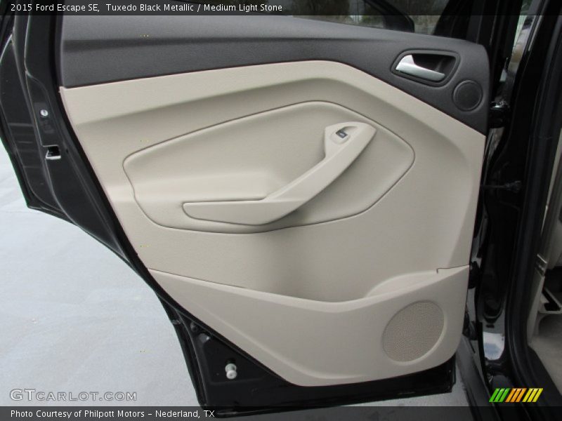 Tuxedo Black Metallic / Medium Light Stone 2015 Ford Escape SE
