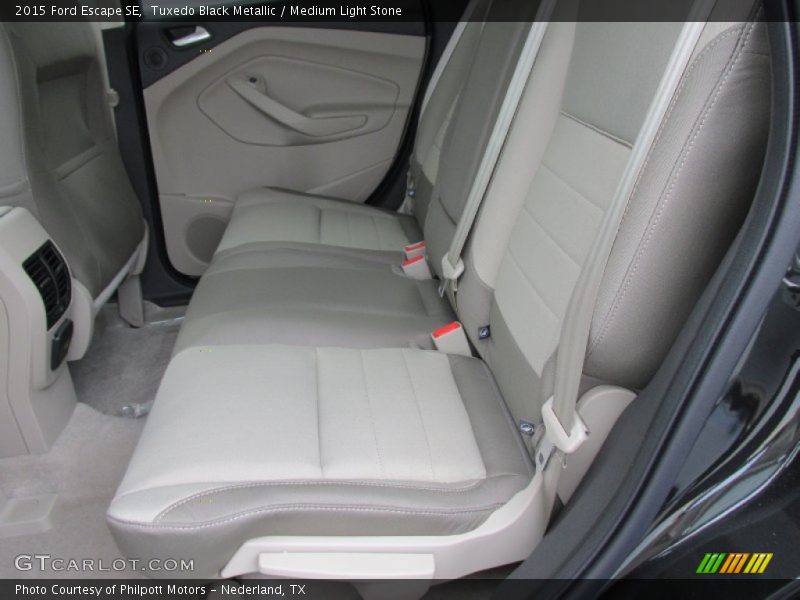 Tuxedo Black Metallic / Medium Light Stone 2015 Ford Escape SE