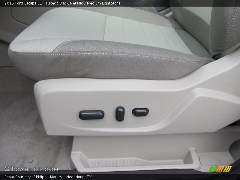 Tuxedo Black Metallic / Medium Light Stone 2015 Ford Escape SE