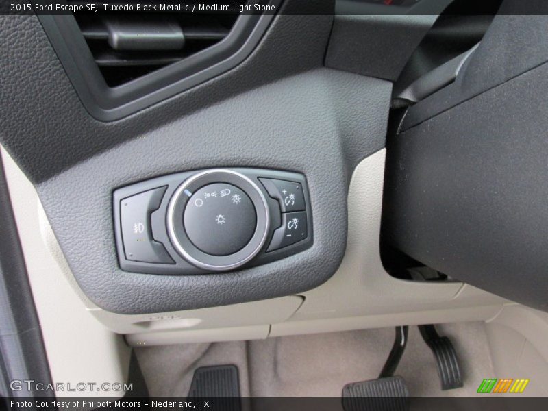 Tuxedo Black Metallic / Medium Light Stone 2015 Ford Escape SE