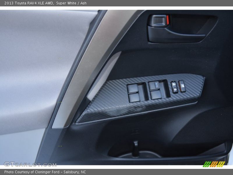 Super White / Ash 2013 Toyota RAV4 XLE AWD