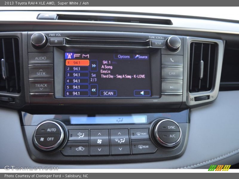 Super White / Ash 2013 Toyota RAV4 XLE AWD