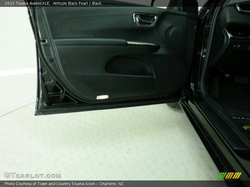 Attitude Black Pearl / Black 2013 Toyota Avalon XLE