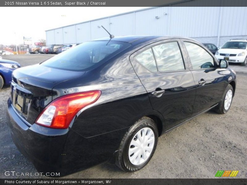 Super Black / Charcoal 2015 Nissan Versa 1.6 S Sedan