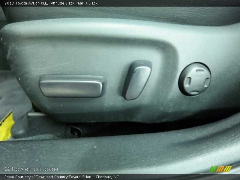 Attitude Black Pearl / Black 2013 Toyota Avalon XLE