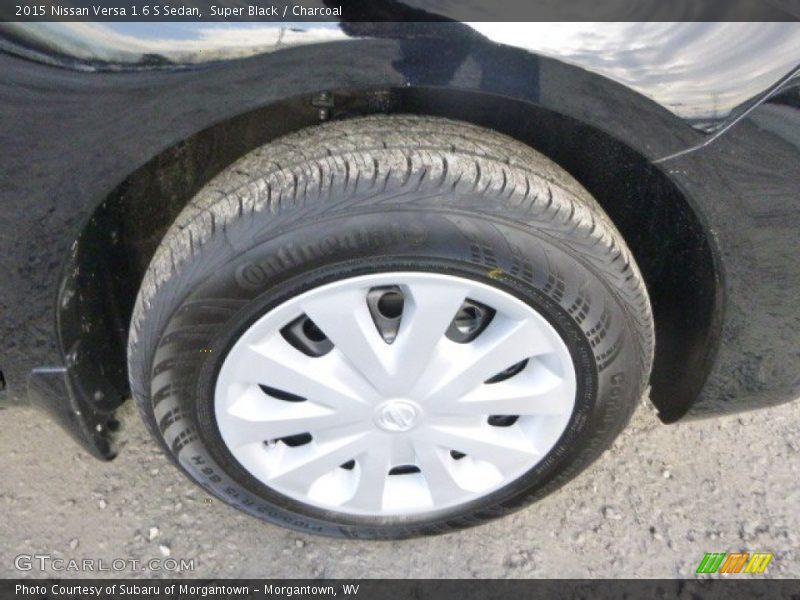 Super Black / Charcoal 2015 Nissan Versa 1.6 S Sedan