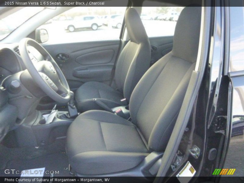 Super Black / Charcoal 2015 Nissan Versa 1.6 S Sedan