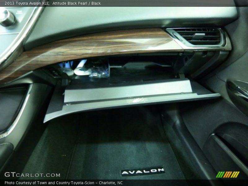 Attitude Black Pearl / Black 2013 Toyota Avalon XLE