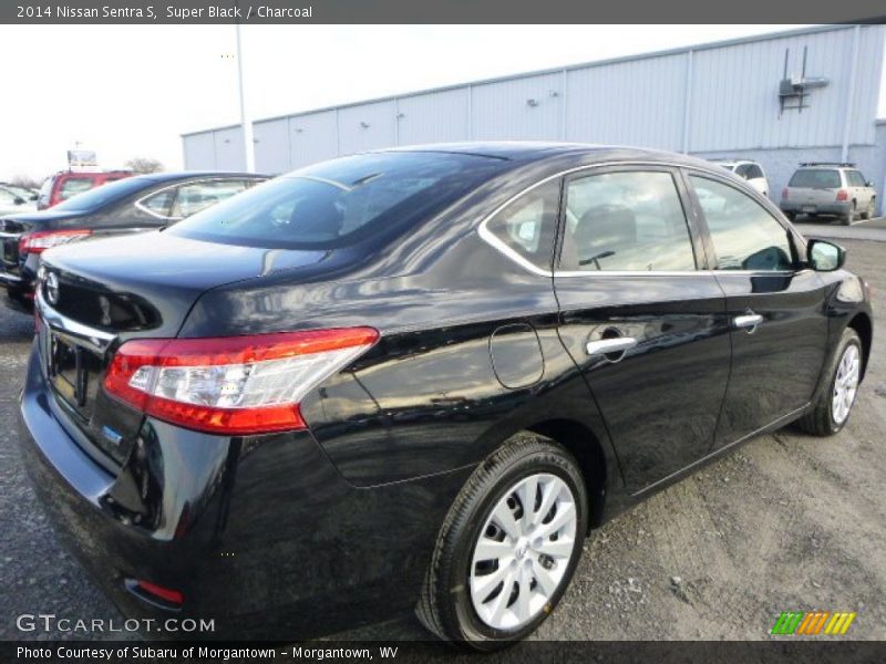 Super Black / Charcoal 2014 Nissan Sentra S