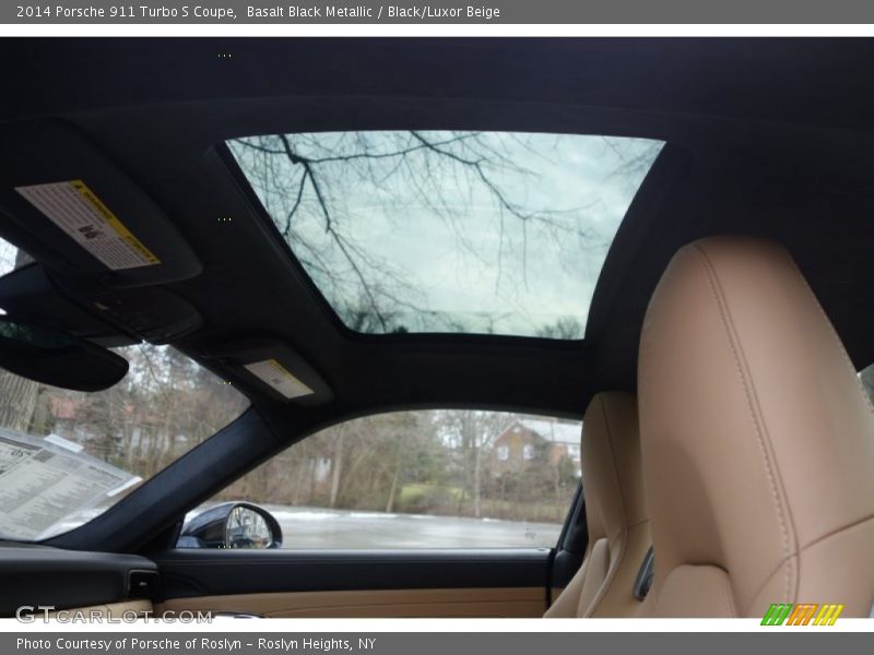 Sunroof of 2014 911 Turbo S Coupe