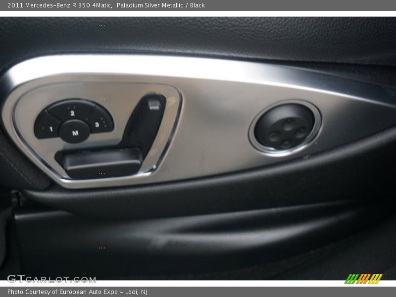 Paladium Silver Metallic / Black 2011 Mercedes-Benz R 350 4Matic
