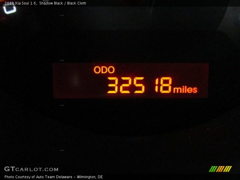 Shadow Black / Black Cloth 2011 Kia Soul 1.6