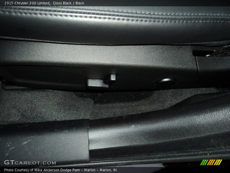Gloss Black / Black 2015 Chrysler 300 Limited
