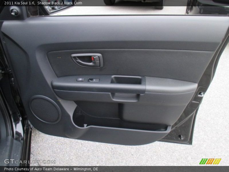 Shadow Black / Black Cloth 2011 Kia Soul 1.6
