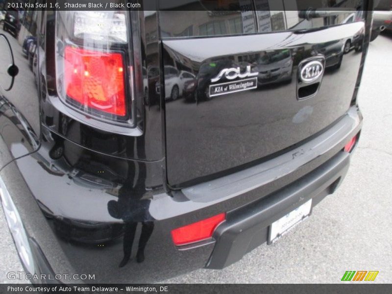 Shadow Black / Black Cloth 2011 Kia Soul 1.6