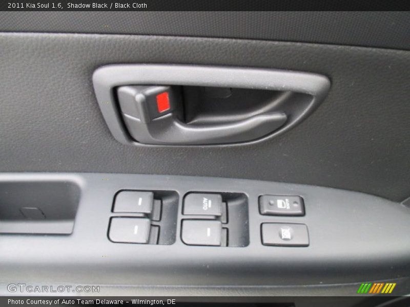 Shadow Black / Black Cloth 2011 Kia Soul 1.6