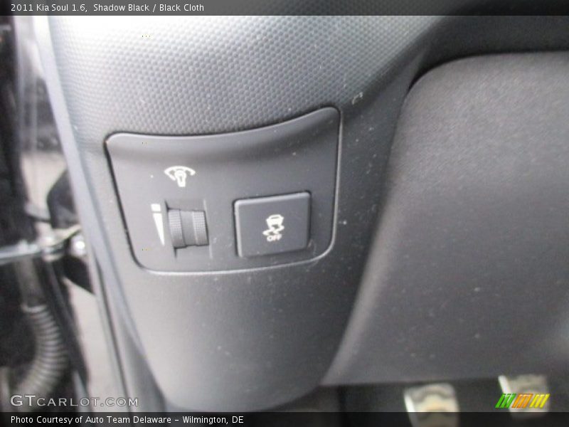 Shadow Black / Black Cloth 2011 Kia Soul 1.6