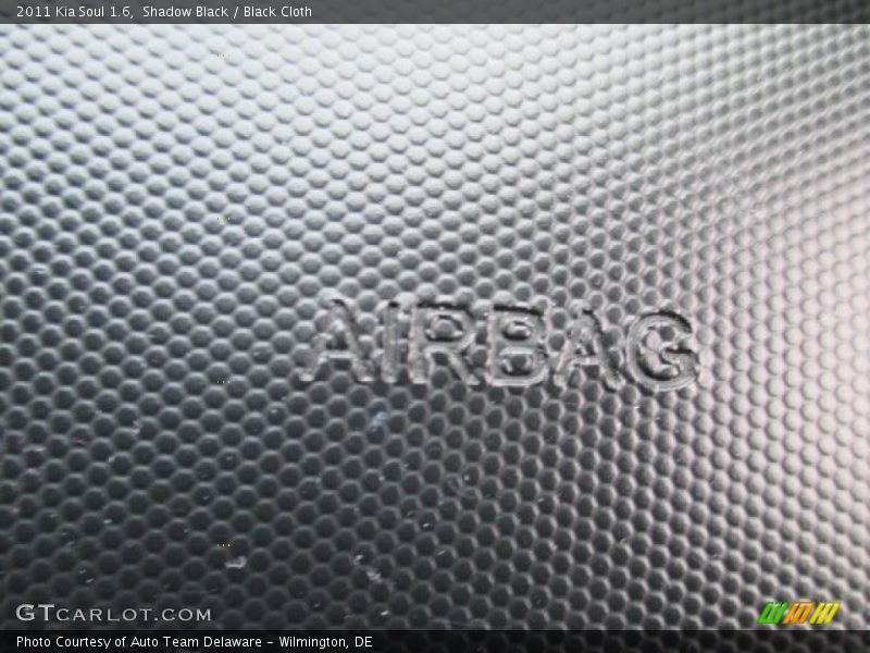 Shadow Black / Black Cloth 2011 Kia Soul 1.6