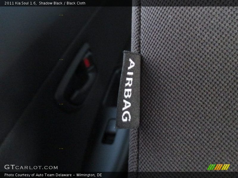 Shadow Black / Black Cloth 2011 Kia Soul 1.6