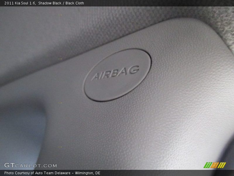 Shadow Black / Black Cloth 2011 Kia Soul 1.6