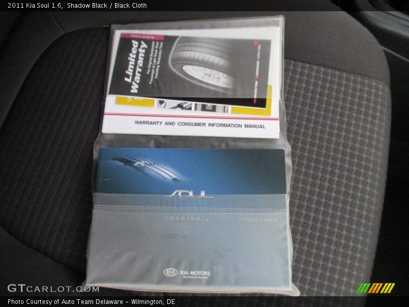 Shadow Black / Black Cloth 2011 Kia Soul 1.6