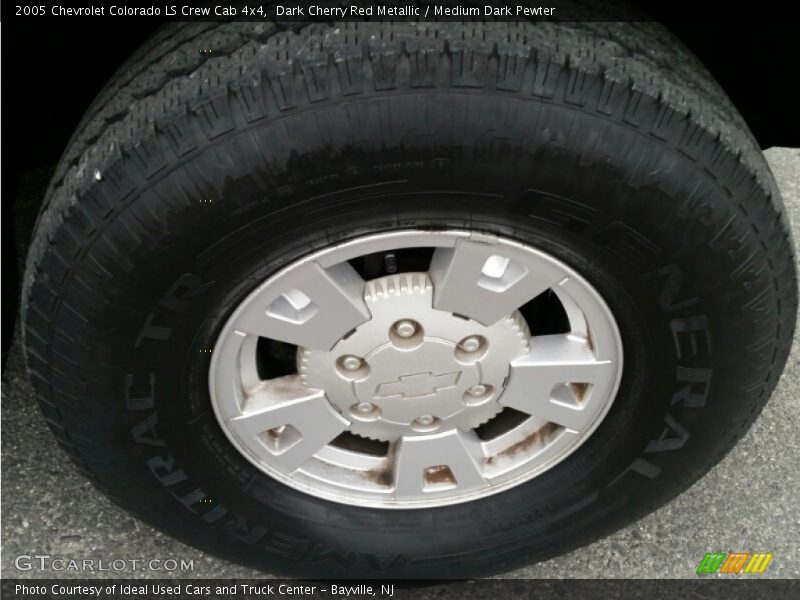 Dark Cherry Red Metallic / Medium Dark Pewter 2005 Chevrolet Colorado LS Crew Cab 4x4