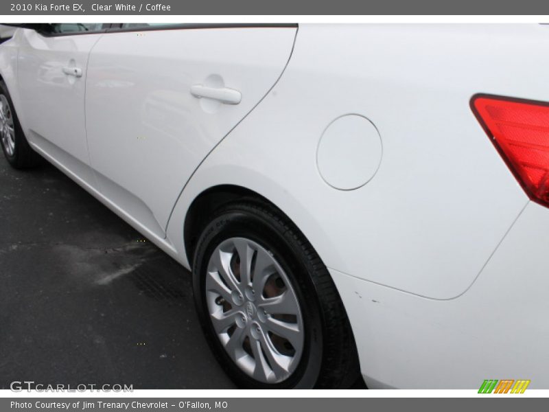 Clear White / Coffee 2010 Kia Forte EX