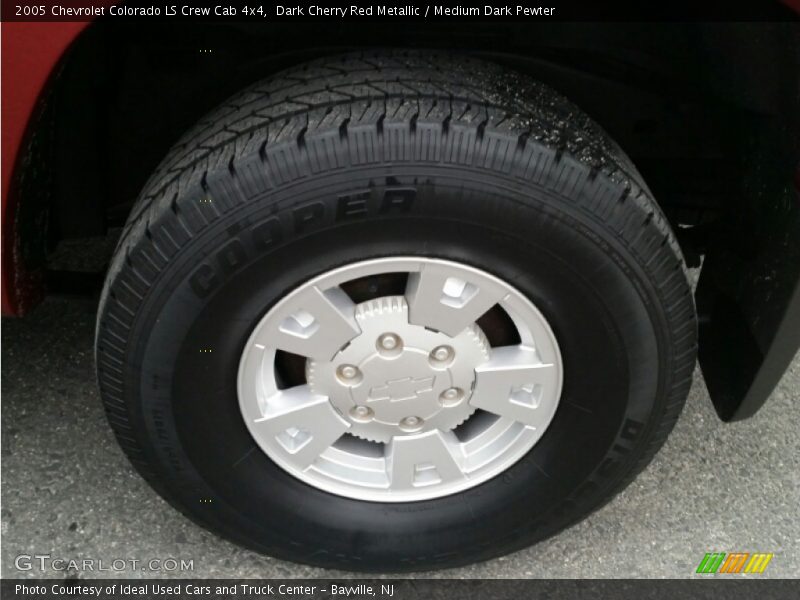 Dark Cherry Red Metallic / Medium Dark Pewter 2005 Chevrolet Colorado LS Crew Cab 4x4