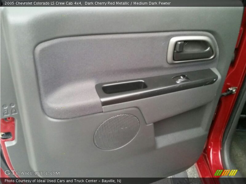 Dark Cherry Red Metallic / Medium Dark Pewter 2005 Chevrolet Colorado LS Crew Cab 4x4