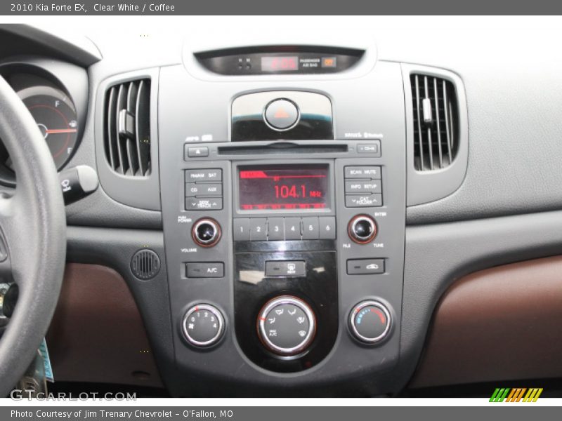 Clear White / Coffee 2010 Kia Forte EX