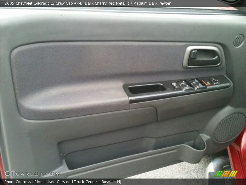 Dark Cherry Red Metallic / Medium Dark Pewter 2005 Chevrolet Colorado LS Crew Cab 4x4