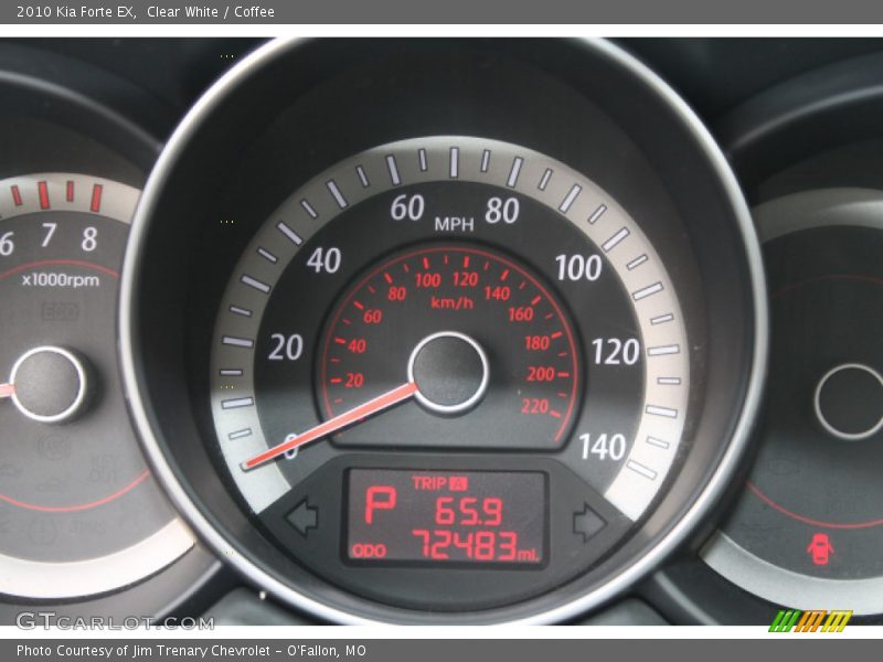 Clear White / Coffee 2010 Kia Forte EX