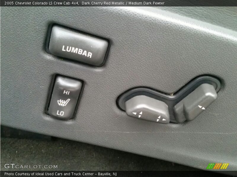 Dark Cherry Red Metallic / Medium Dark Pewter 2005 Chevrolet Colorado LS Crew Cab 4x4