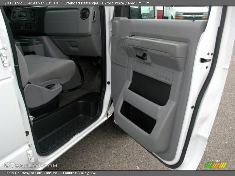 Oxford White / Medium Flint 2011 Ford E Series Van E350 XLT Extended Passenger