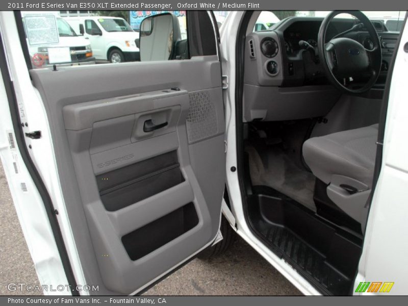 Oxford White / Medium Flint 2011 Ford E Series Van E350 XLT Extended Passenger