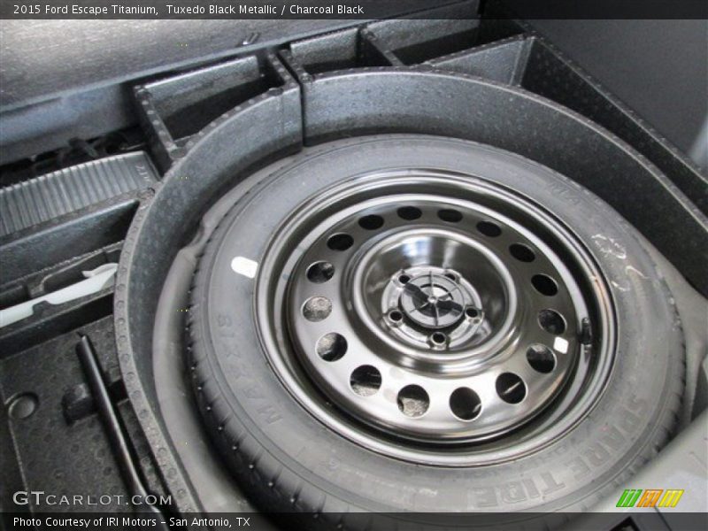 Tuxedo Black Metallic / Charcoal Black 2015 Ford Escape Titanium