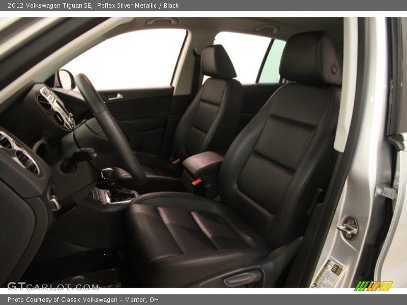 Reflex Silver Metallic / Black 2012 Volkswagen Tiguan SE