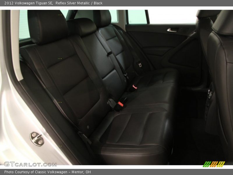 Reflex Silver Metallic / Black 2012 Volkswagen Tiguan SE